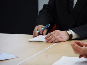 アスペルガー症候群の方は①メモを取る ②復唱する ③文字情報でやり取り を徹底しよう